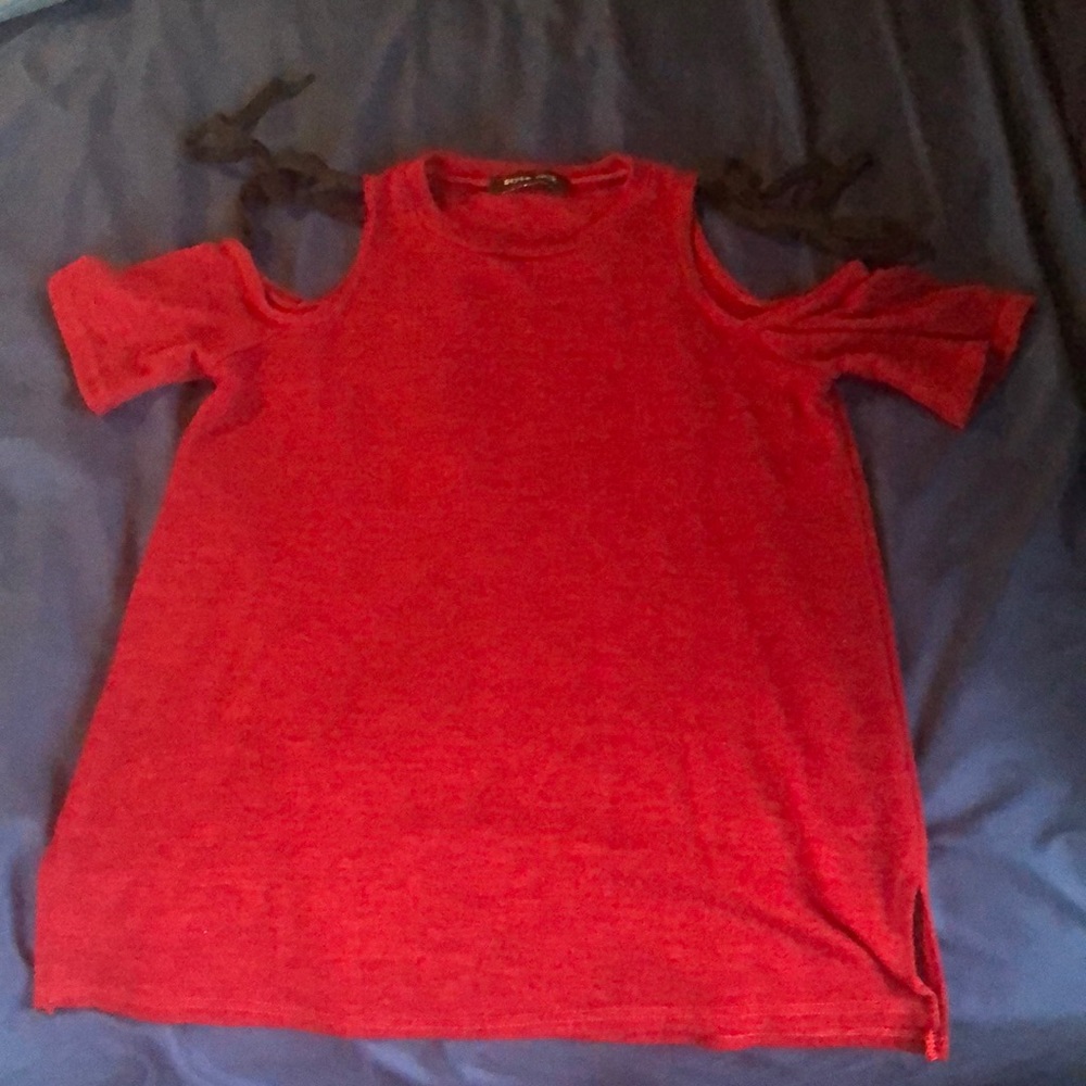 Dark red shirt with tie shoulders